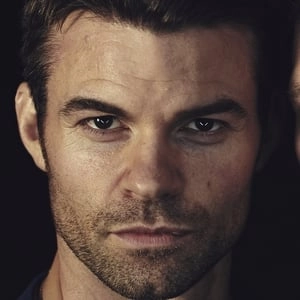 Assistir Daniel Gillies online grátis no Superfilmes