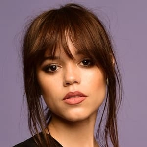 Assistir Jenna Ortega online grátis no Superfilmes